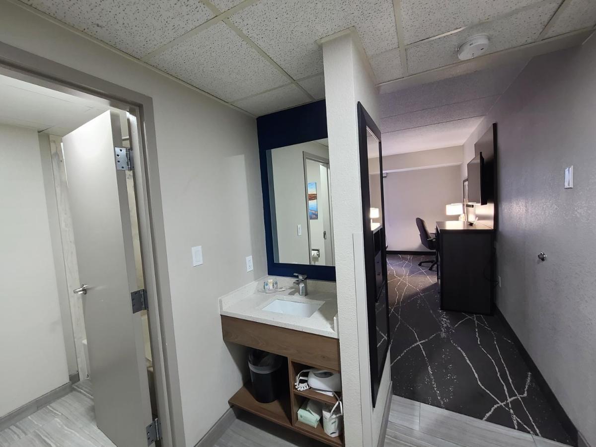 Comfort Inn Boston Milford Exteriör bild